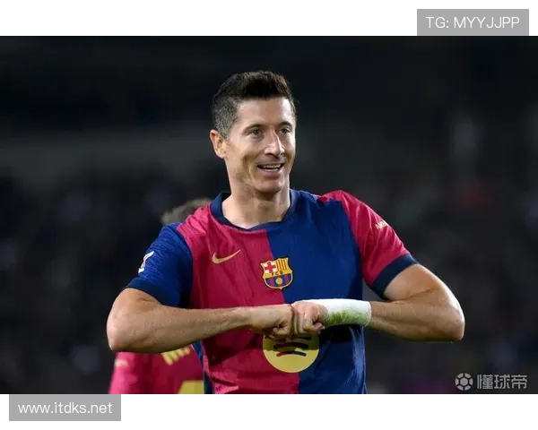 莱万关键战表现与战术作用解析