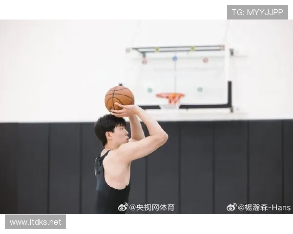 杨瀚森训练完直接去夜市啃烤串，这自律人设是不是有点崩？