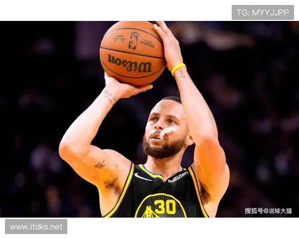 朗多挡拆组织拉开空间为库里带来更高投篮效率