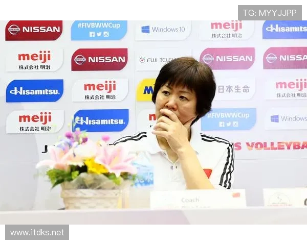 郎平家冰箱里常年只放三样东西：蛋白粉、冰块、和一瓶没开盖的香槟